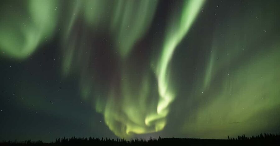 Saariselkä: Aurora Photo Tour by Car with Transfer & Drinks - Saariselkä timing: the 3-hour window that matters