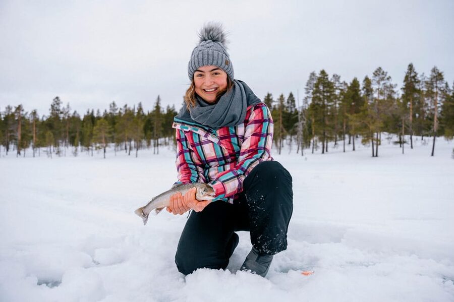 Saariselkä: Ice Fishing Adventure - Ice fishing on a frozen lake in the forest (why it feels like Finnish meditation)