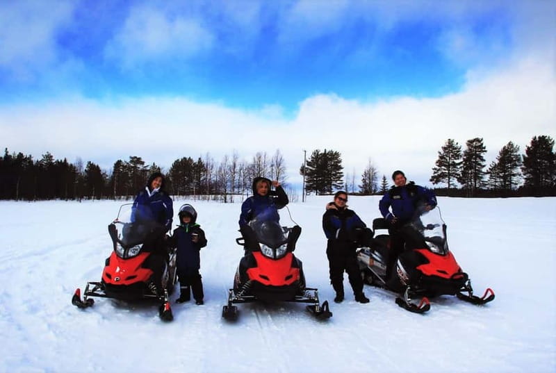Saariselka: Snowmobile Safari on Tundra with BBQ - Gear Up Like You Mean It (Winter Clothes and Boots Included)