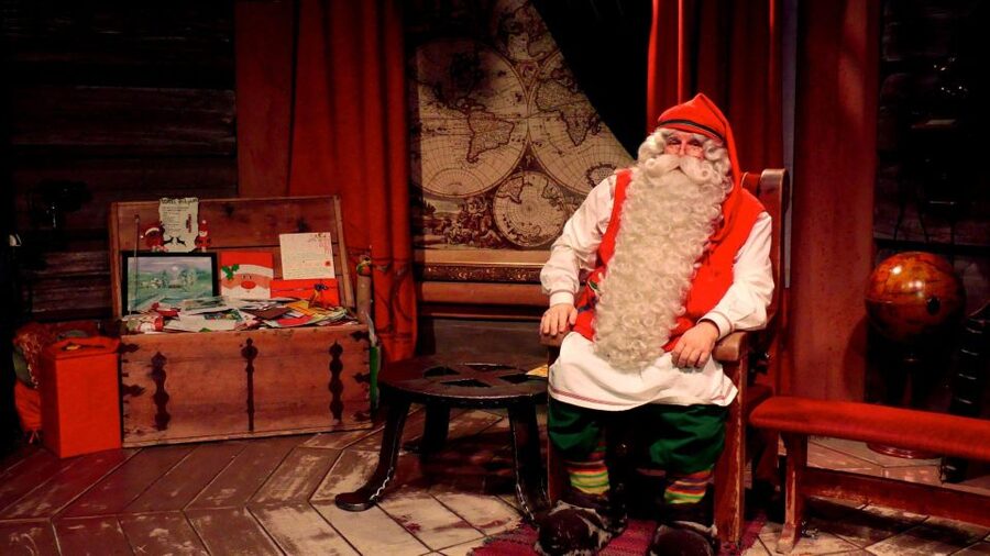 Santa Claus Village Guided Tour & Arctic Circle certificate - Meeting Santa Claus: photos, wishes, and how to make it count