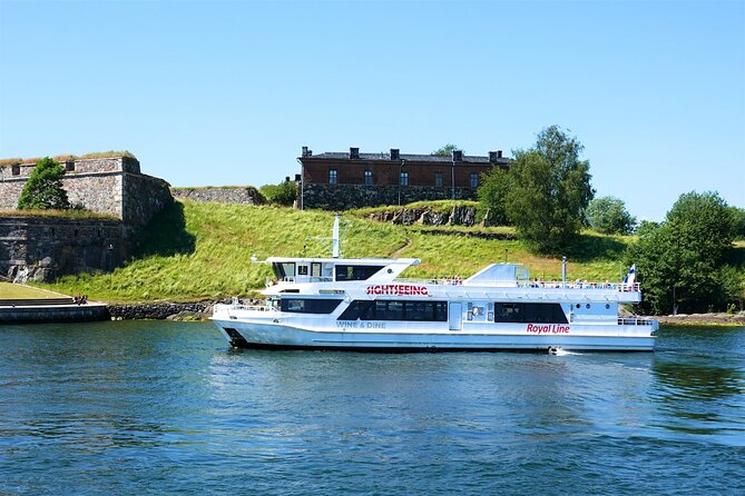 Sightseeing Cruise in Archipelago of Helsinki - Market Hall and the first city views, before the islands take over
