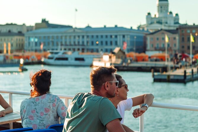 Sightseeing Cruise in Archipelago of Helsinki - Suomenlinna and King’s Gate: the main attraction (and the photo reason to go)