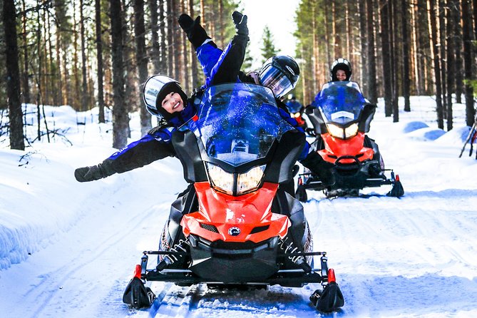 Snowmobile Safari in the Nature - Group Size, Guides, and Why the Stops Matter