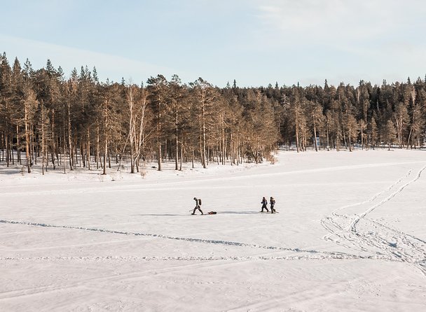 Snowshoeing and Ice Fishing Tour - Group size, pace, and guide style (including the patience factor)
