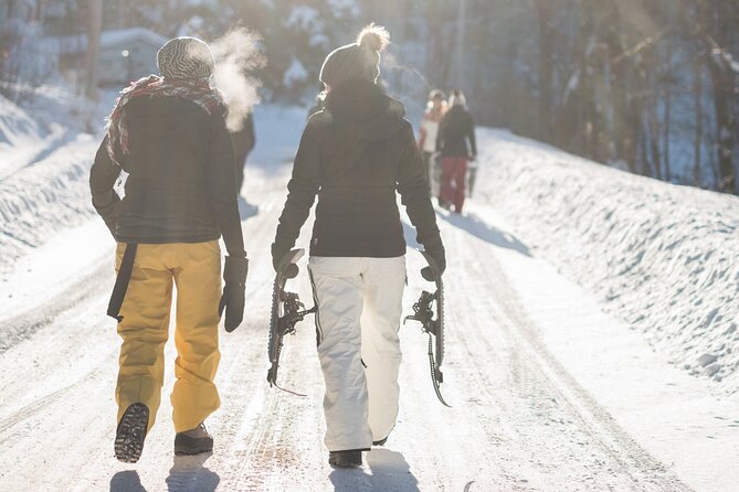 Snowshoeing tour with Wild Lunch - Snowshoeing in the snowy forest and frozen lake views