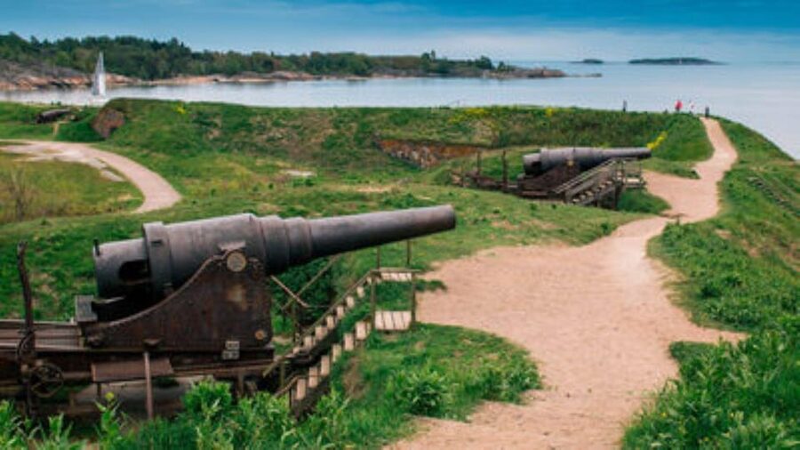 Suomenlinna: Guided Walking Tour with an Authorized Guide - Key points worth knowing before you go