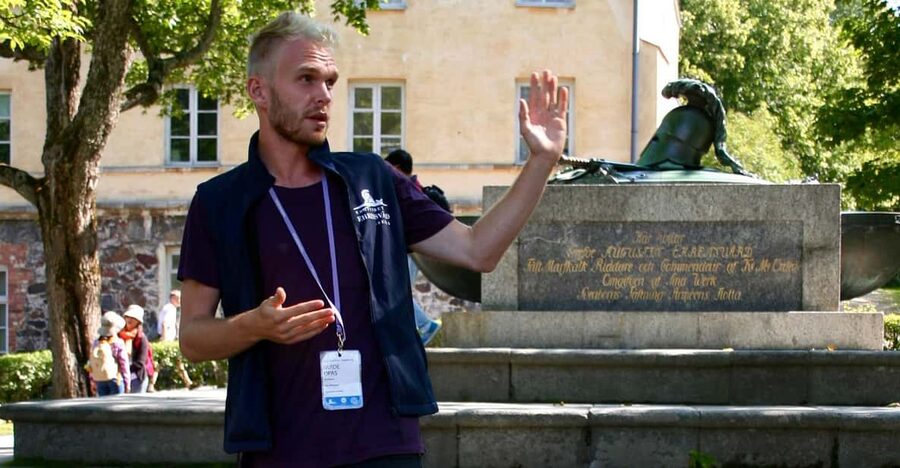 Suomenlinna: Guided Walking Tour with an Authorized Guide - Sustainability and the site’s care: why it shows up in your tour