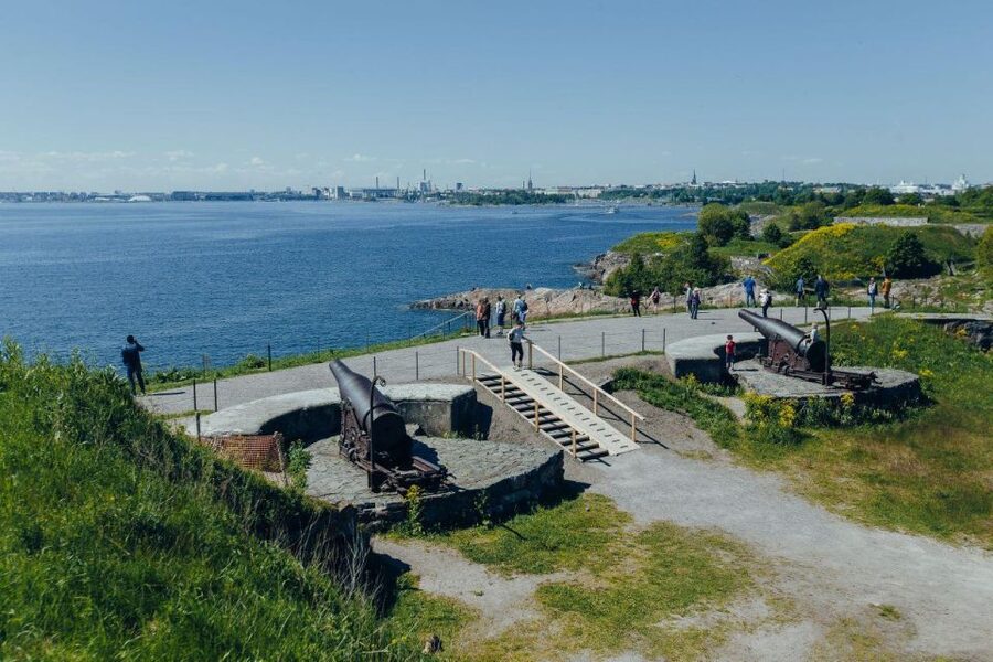 Suomenlinna: Private Tour with an Authorized Guide - Great Castle Courtyard: the anchor point for the whole fortress story