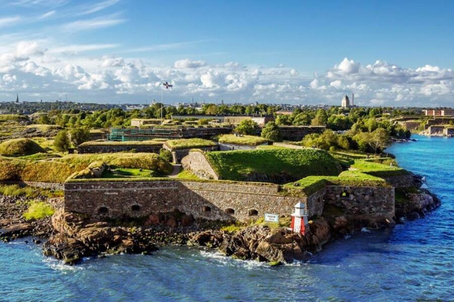 Suomenlinna: Private Tour with an Authorized Guide - Authorized Ehrensvärd Society guides: why this matters on an island