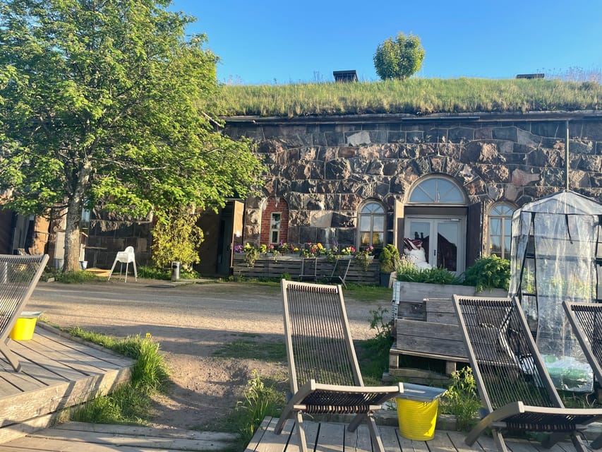 Suomenlinna tour in French with Doro - Nature and culture in one loop, not two separate visits