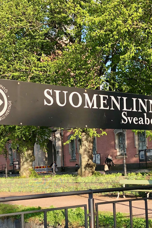 Suomenlinna tour in French with Doro - Price and value: $29 for the guided story, plus the ferry