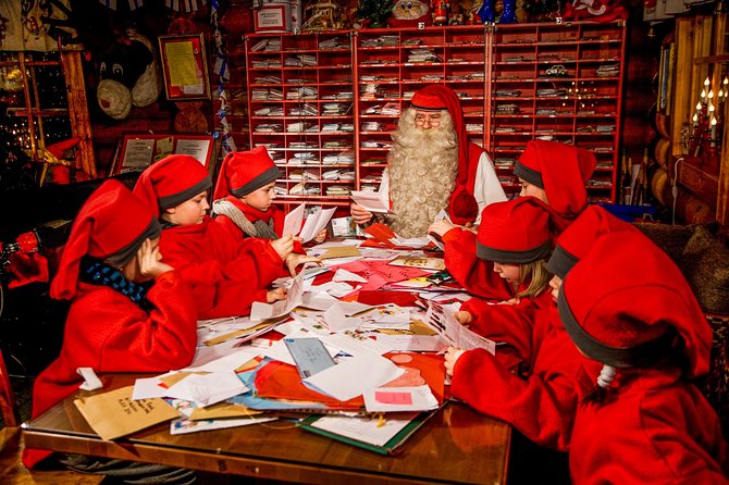 Trip to Arctic Circle, Santa Claus Village and Santas Reindeer - Reindeer time and the lunch break at the right spot