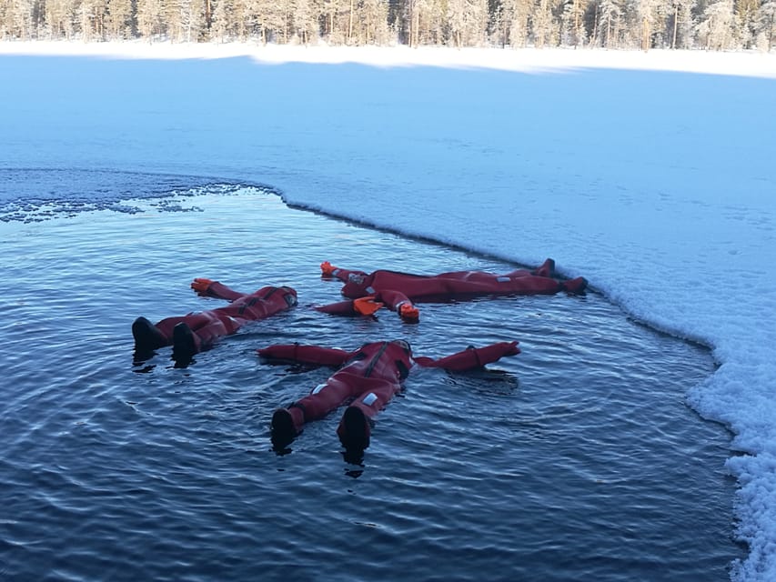 Ylläs: Lake Ylläsjärvi Ice-Floating Experience - Your 2.5 hours on the ice: from pickup to the campfire glow