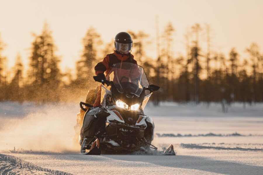 Ylläs: Wilderness Snowmobile Tour - Snowmobile Rules, License Requirements, and Liability in Plain Terms